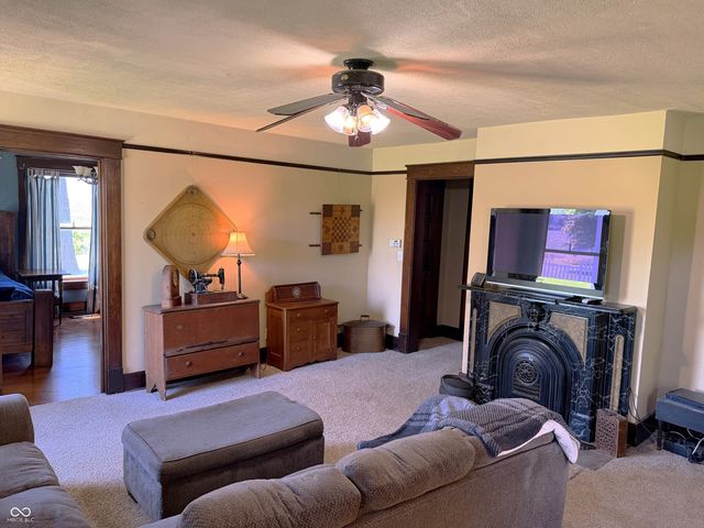7137 S 200 E, Ladoga, IN 47954