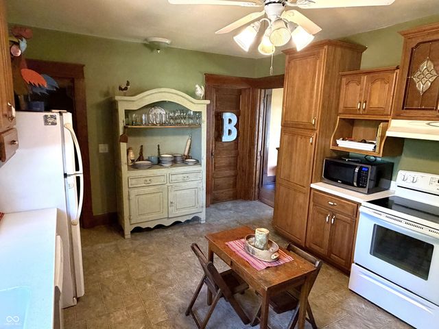 7137 S 200 E, Ladoga, IN 47954