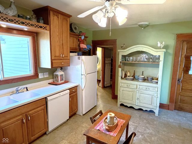 7137 S 200 E, Ladoga, IN 47954