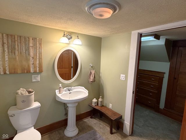 7137 S 200 E, Ladoga, IN 47954