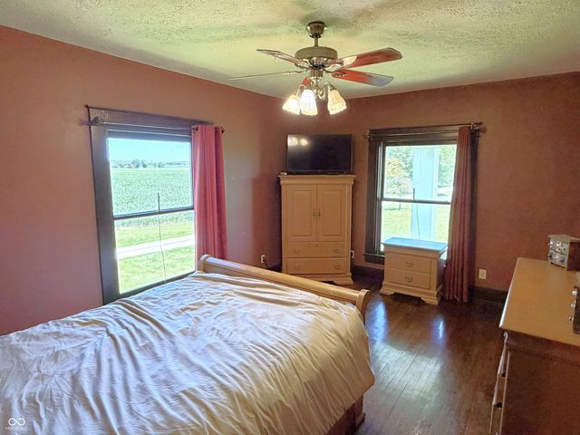 7137 S 200 E, Ladoga, IN 47954