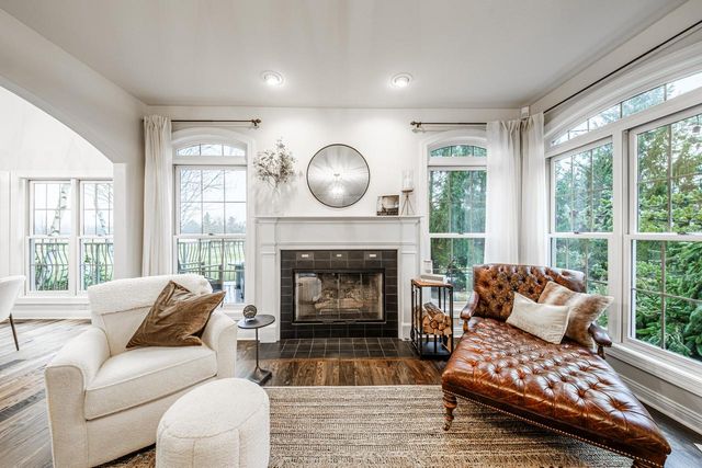 1403 E Bristlecone DRIVE, Hartland, WI 53029