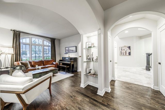 1403 E Bristlecone DRIVE, Hartland, WI 53029