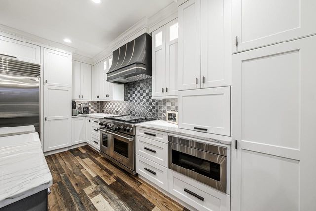 1403 E Bristlecone DRIVE, Hartland, WI 53029