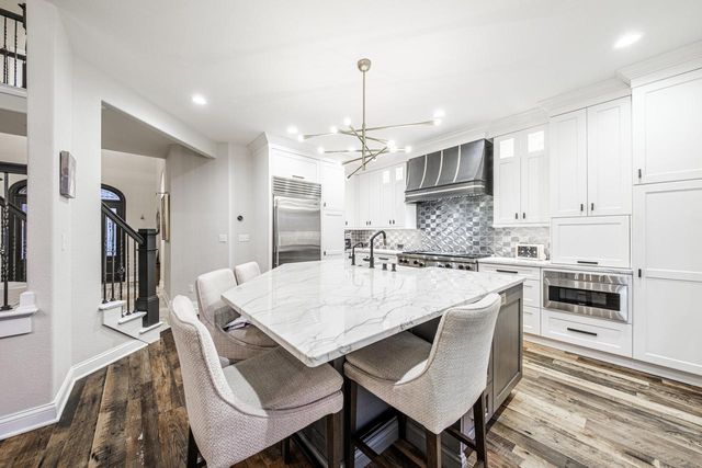 1403 E Bristlecone DRIVE, Hartland, WI 53029