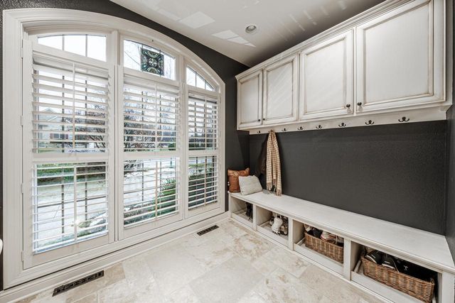 1403 E Bristlecone DRIVE, Hartland, WI 53029