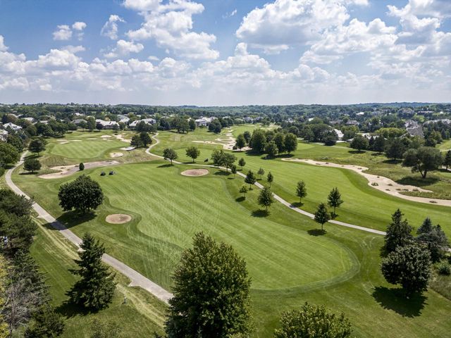 1403 E Bristlecone DRIVE, Hartland, WI 53029