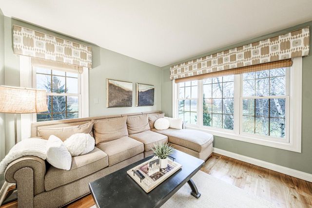 1403 E Bristlecone DRIVE, Hartland, WI 53029