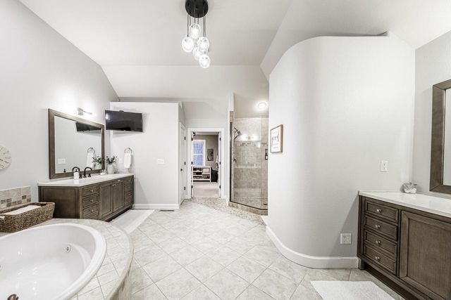 1403 E Bristlecone DRIVE, Hartland, WI 53029