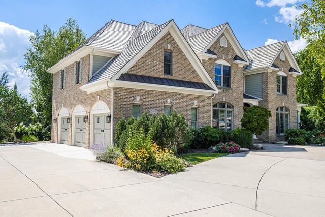 1403 E Bristlecone DRIVE, Hartland, WI 53029