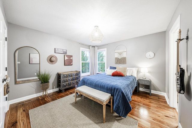 1403 E Bristlecone DRIVE, Hartland, WI 53029