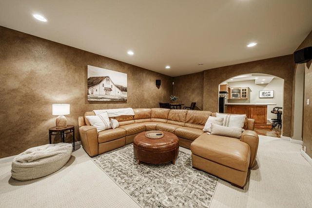 1403 E Bristlecone DRIVE, Hartland, WI 53029