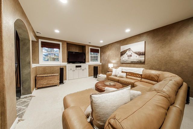 1403 E Bristlecone DRIVE, Hartland, WI 53029