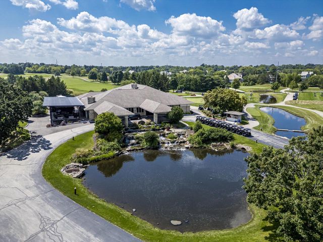 1403 E Bristlecone DRIVE, Hartland, WI 53029