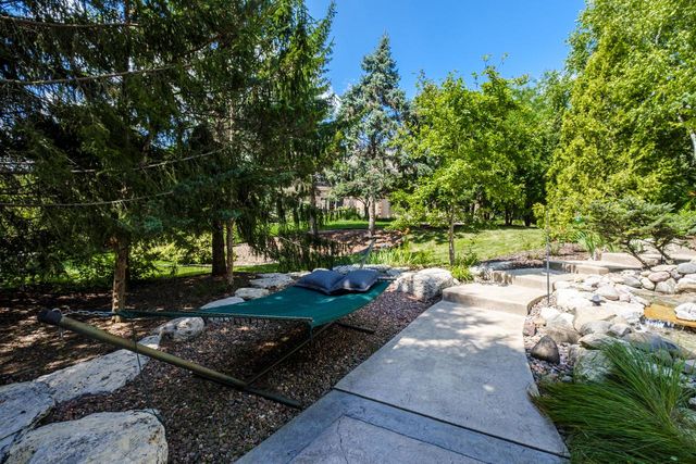 1403 E Bristlecone DRIVE, Hartland, WI 53029