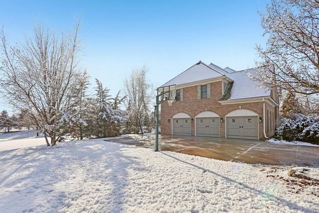 1403 E Bristlecone DRIVE, Hartland, WI 53029