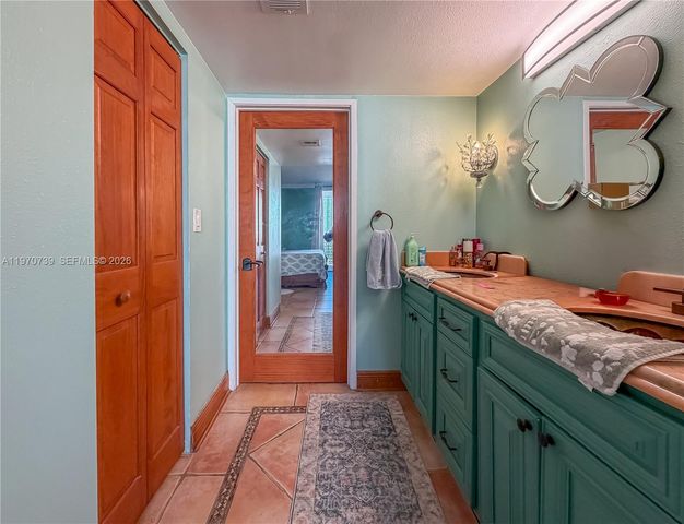 520 Brickell Key Dr A1912, Miami, FL 33131