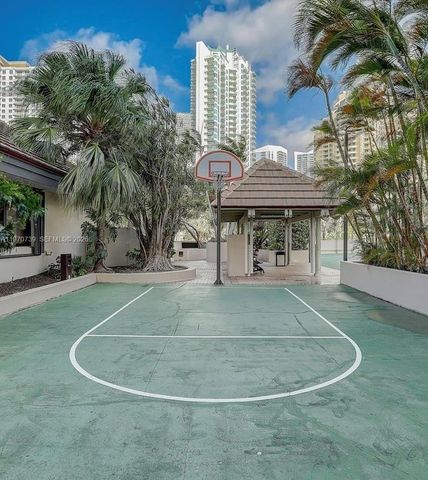 520 Brickell Key Dr A1912, Miami, FL 33131