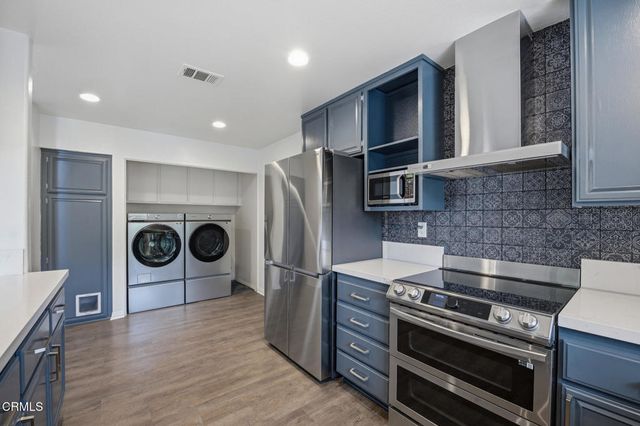 574 Charles Street, Moorpark, CA 93021