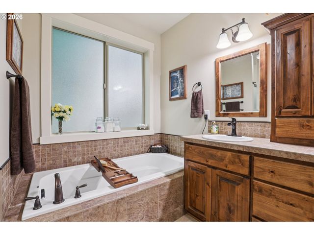 4714 Ne 123RD St, Vancouver, WA 98686