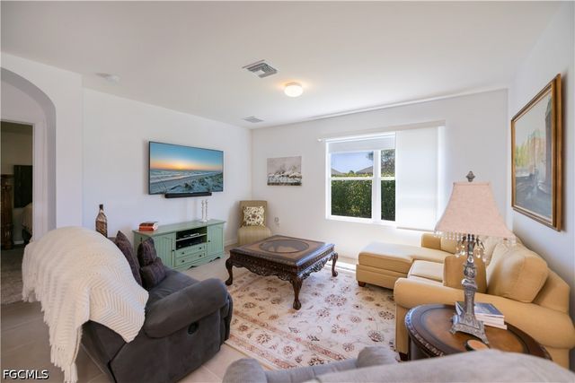 2548 Ocasa CT, Cape Coral, FL 33909