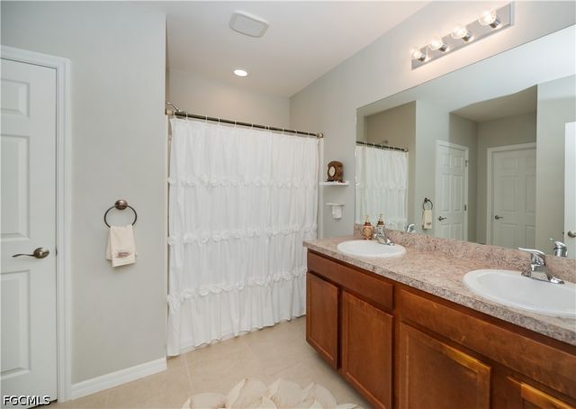 2548 Ocasa CT, Cape Coral, FL 33909