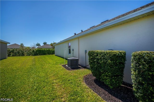 2548 Ocasa CT, Cape Coral, FL 33909