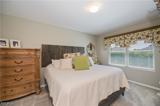 2548 Ocasa CT, Cape Coral, FL 33909