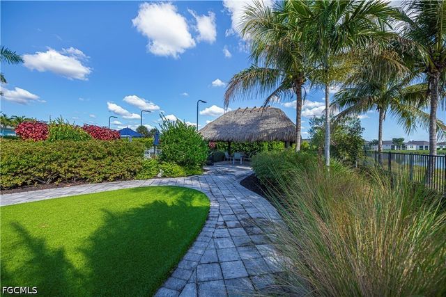 2548 Ocasa CT, Cape Coral, FL 33909