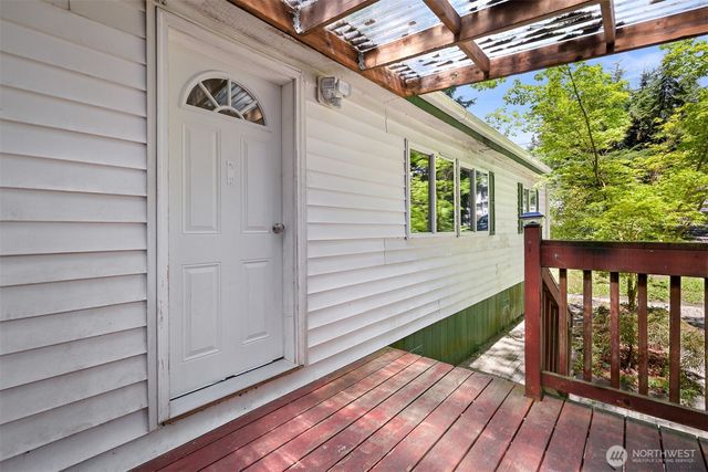 8331 Golden Valley Drive, Maple Falls, WA 98266