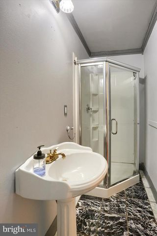 7395 JONESTOWN RD, Harrisburg, PA 17112