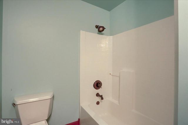 7395 JONESTOWN RD, Harrisburg, PA 17112