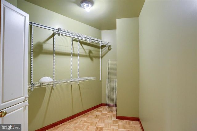 7395 JONESTOWN RD, Harrisburg, PA 17112