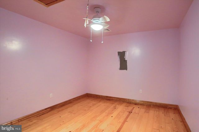 7395 JONESTOWN RD, Harrisburg, PA 17112