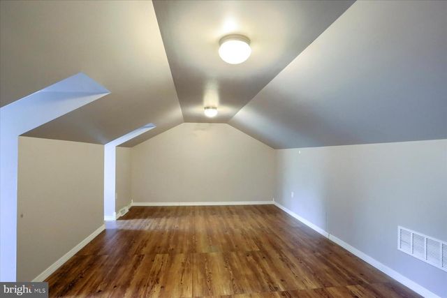 7395 JONESTOWN RD, Harrisburg, PA 17112