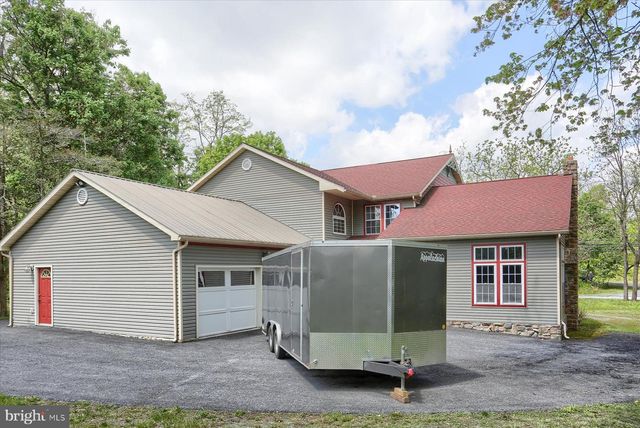 7395 JONESTOWN RD, Harrisburg, PA 17112