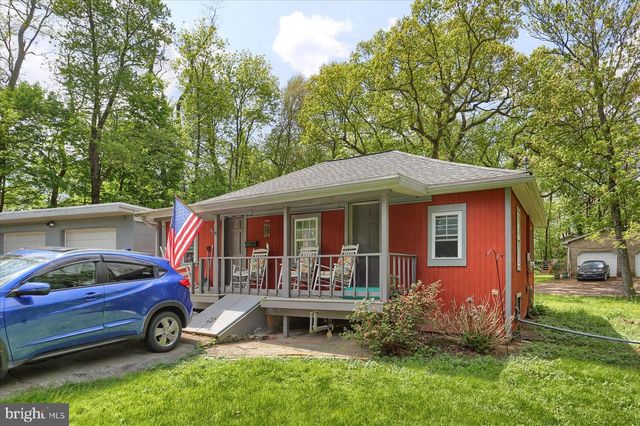 7395 JONESTOWN RD, Harrisburg, PA 17112