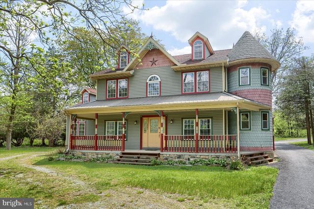 7395 JONESTOWN RD, Harrisburg, PA 17112