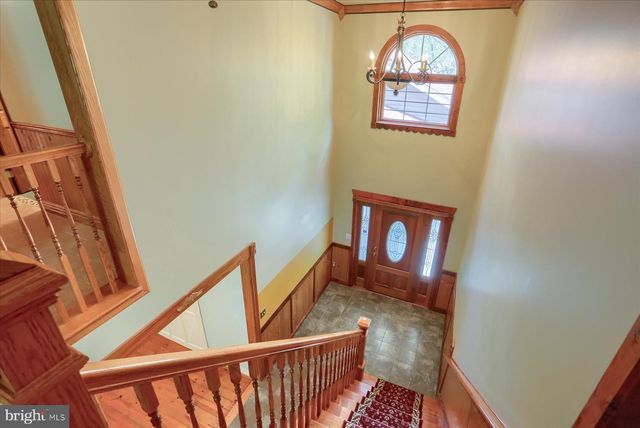 7395 JONESTOWN RD, Harrisburg, PA 17112