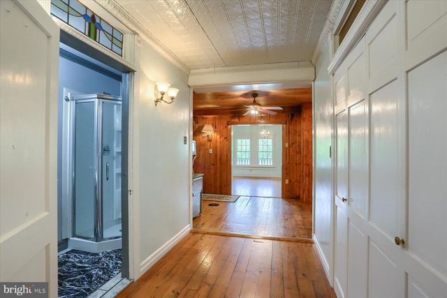 7395 JONESTOWN RD, Harrisburg, PA 17112