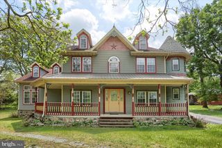 7395 JONESTOWN RD, Harrisburg, PA 17112