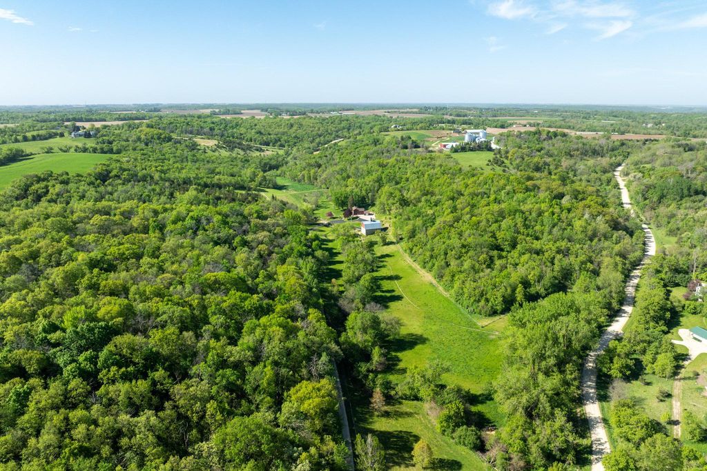 31500 Echo Valley Trail, Cannon Falls, MN 55009 — exterior