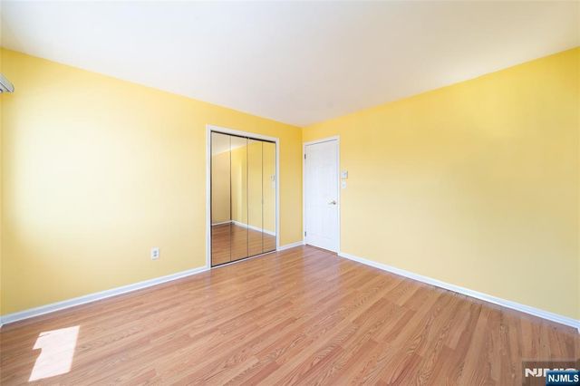 651 Riverside Avenue B17, Lyndhurst, NJ 07071