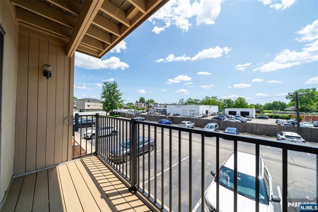 651 Riverside Avenue B17, Lyndhurst, NJ 07071
