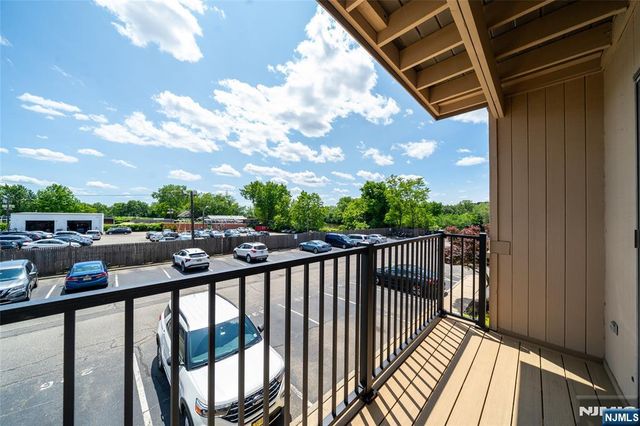 651 Riverside Avenue B17, Lyndhurst, NJ 07071
