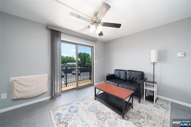 651 Riverside Avenue B17, Lyndhurst, NJ 07071