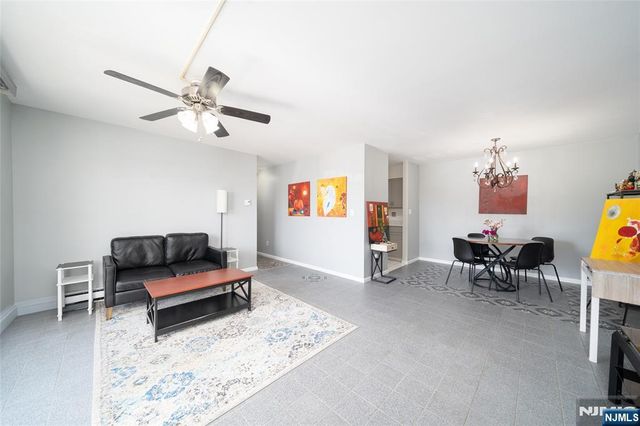 651 Riverside Avenue B17, Lyndhurst, NJ 07071