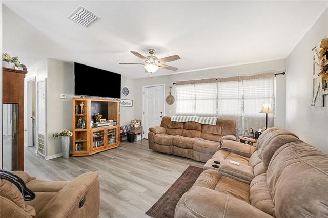 45 QUEENS COURT, Frostproof, FL 33843