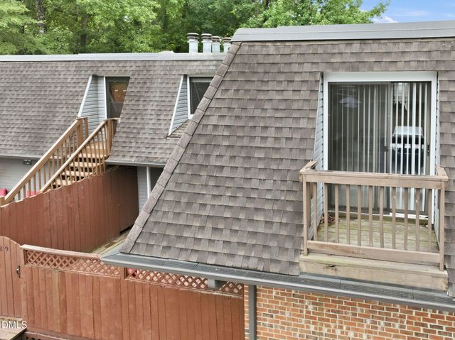 231 Summerwalk Cir, Chapel Hill, NC 27517