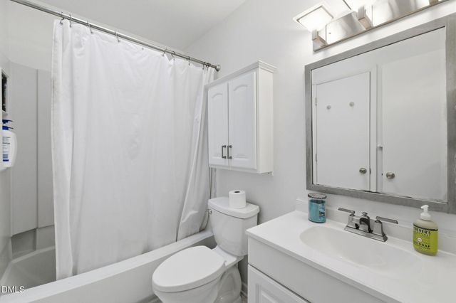 231 Summerwalk Cir, Chapel Hill, NC 27517